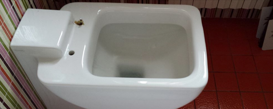 The modern Kerasan ceramic series. Tailor-made thermosetting toilet seats